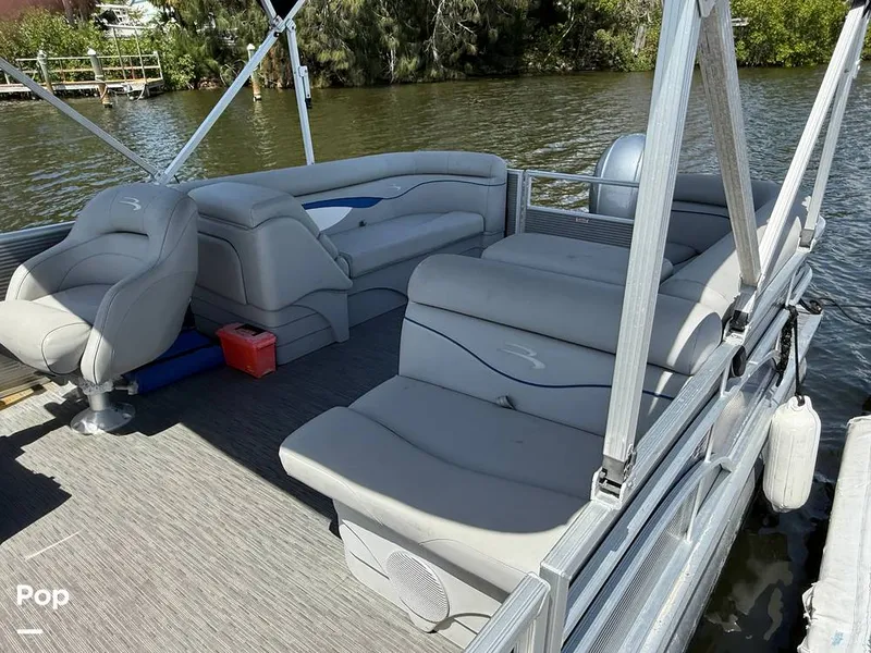 Slide: The Image of Bennington S22 2023 - 15322776