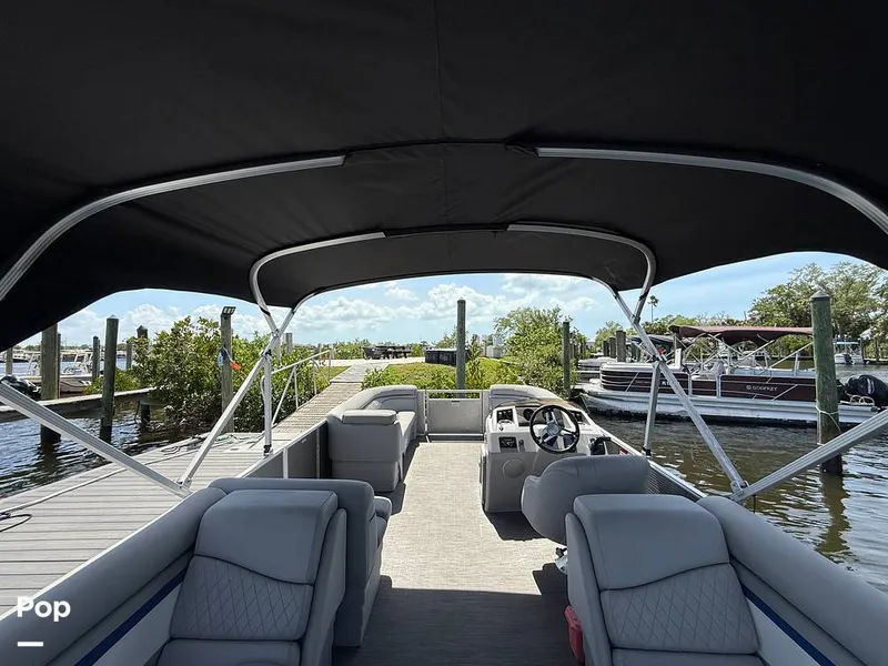 Slide: The Image of Bennington S22 2023 - 15322781