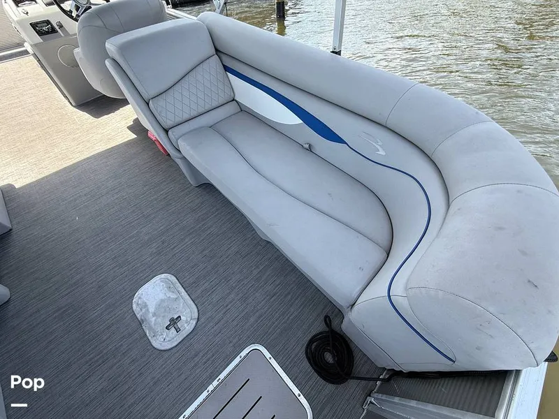 Slide: The Image of Bennington S22 2023 - 15322782