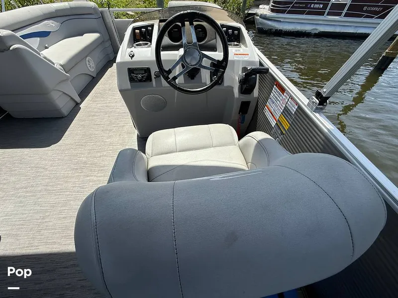 Slide: The Image of Bennington S22 2023 - 15322799