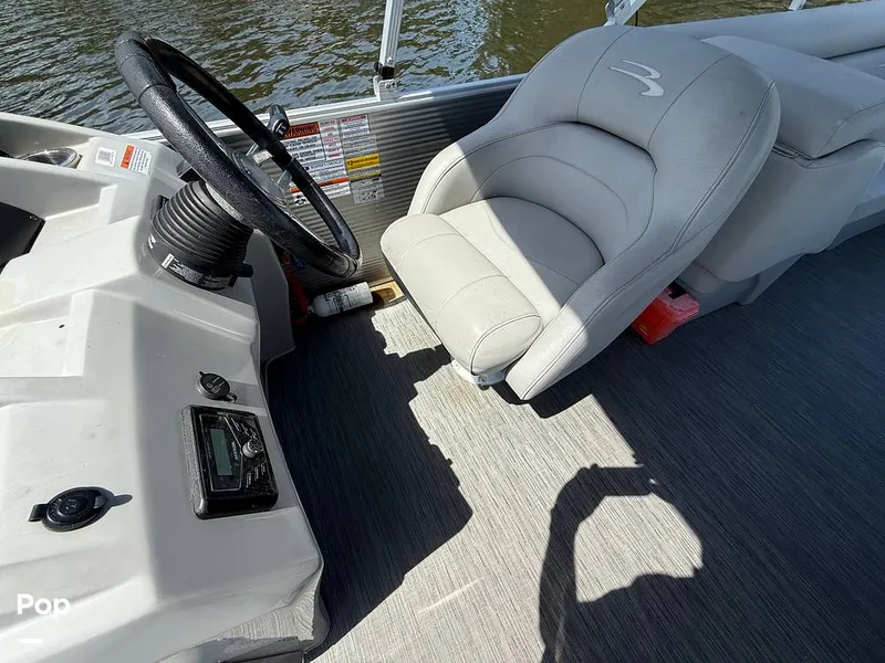 Slide: The Image of Bennington S22 2023 - 15322800