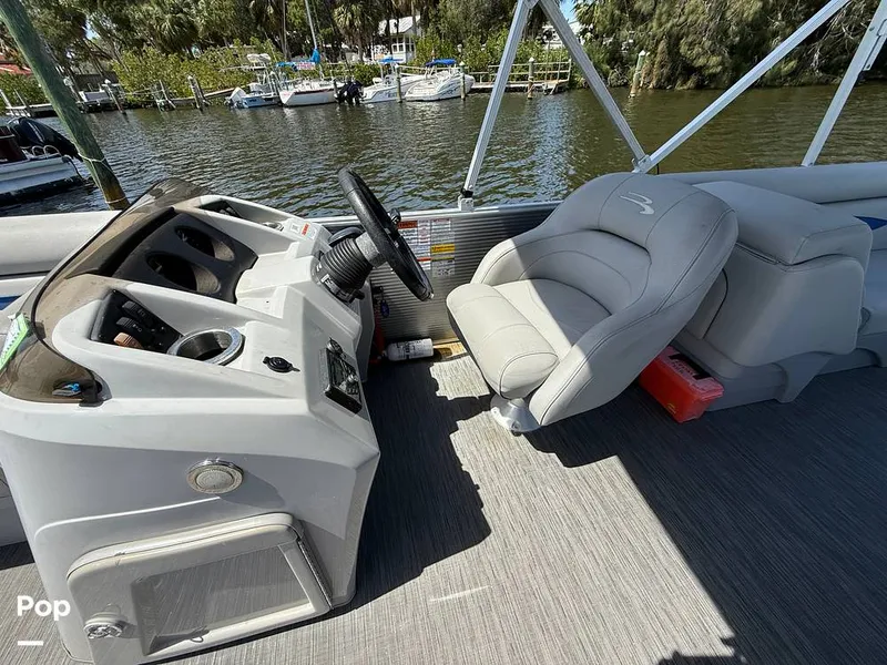 Slide: The Image of Bennington S22 2023 - 15322801