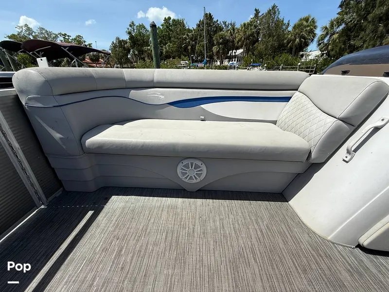 Slide: The Image of Bennington S22 2023 - 15322821