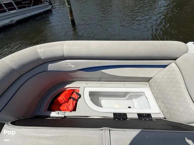 Slide: The Image of Bennington S22 2023 - 15322822