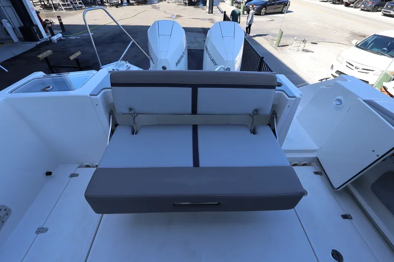 Slide: The Image of Boston Whaler 330 Vantage 2026 - 11