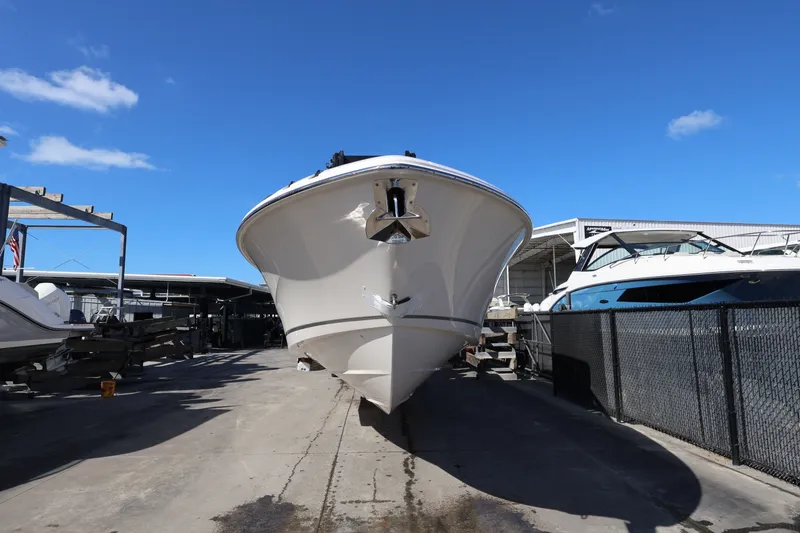 Slide: The Image of Boston Whaler 330 Vantage 2026 - 3