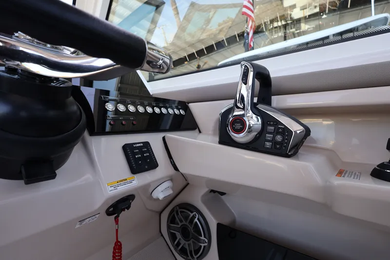 Slide: The Image of Boston Whaler 330 Vantage 2026 - 30