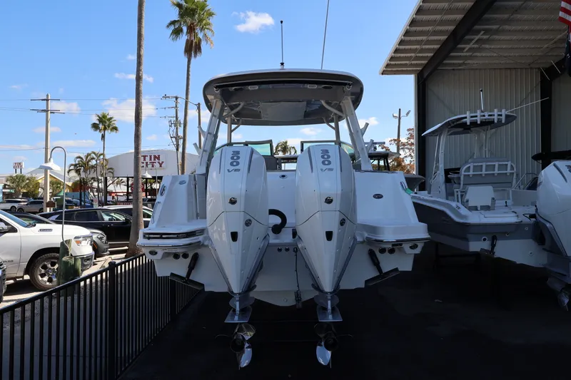 Slide: The Image of Boston Whaler 330 Vantage 2026 - 5