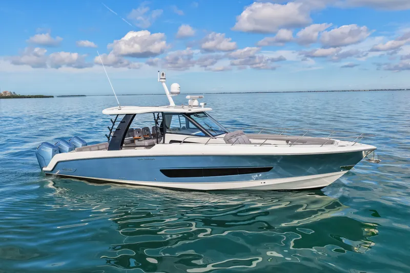 The Image of Boston Whaler 420 OUTRAGE 2023 - 0