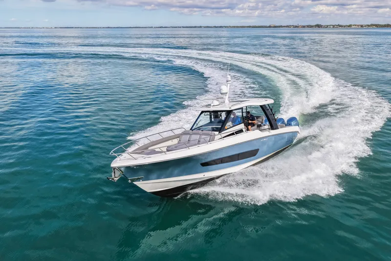 Slide: The Image of Boston Whaler 420 OUTRAGE 2023 - 39