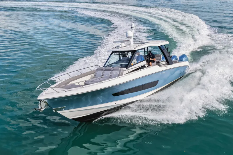 Slide: The Image of Boston Whaler 420 OUTRAGE 2023 - 40
