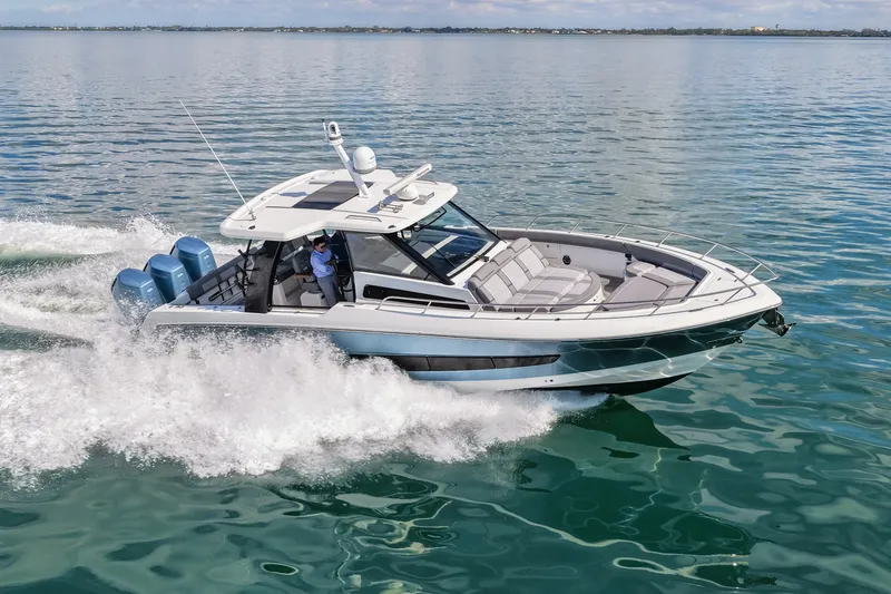Slide: The Image of Boston Whaler 420 OUTRAGE 2023 - 51