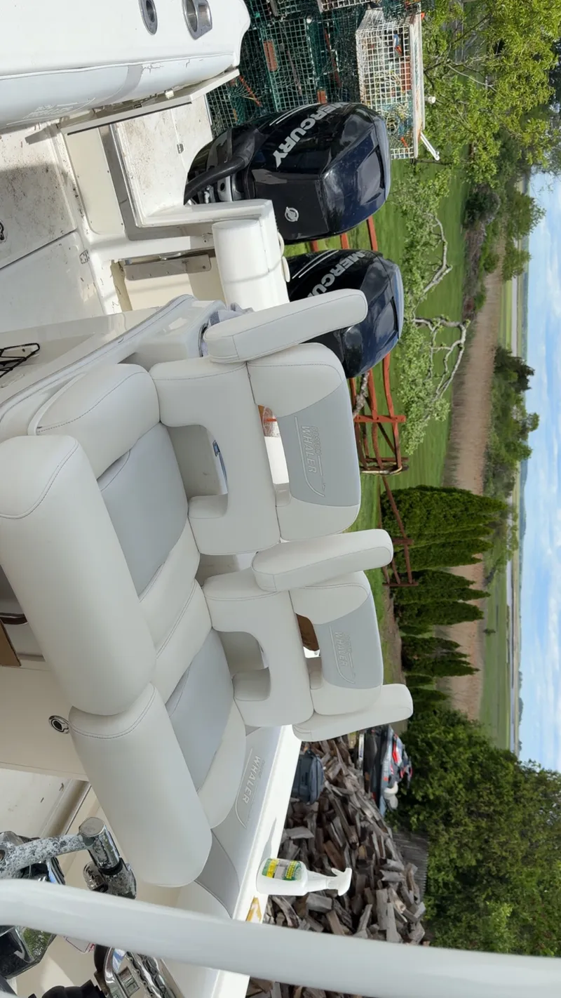 Slide: The Image of Boston Whaler 250 OUTRAGE 2010 - 3