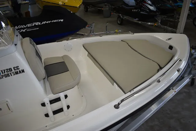 Slide: The Image of Key West Boats 1720 CC 2026 - 19