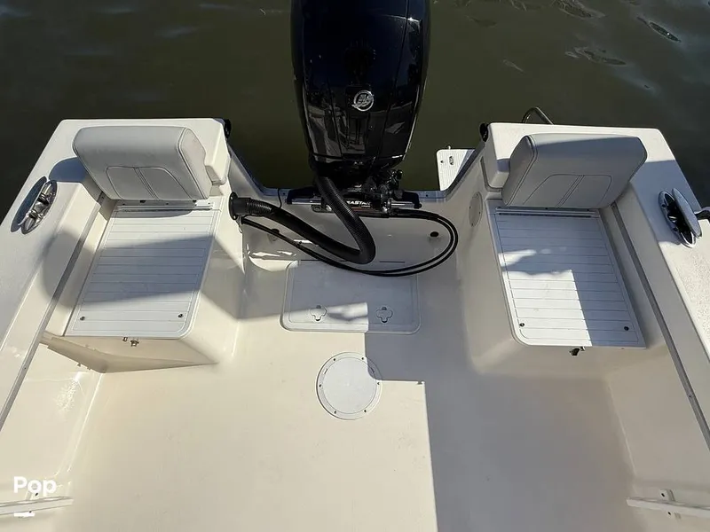 Slide: The Image of Stern Seats &amp; Livewell - 15329009