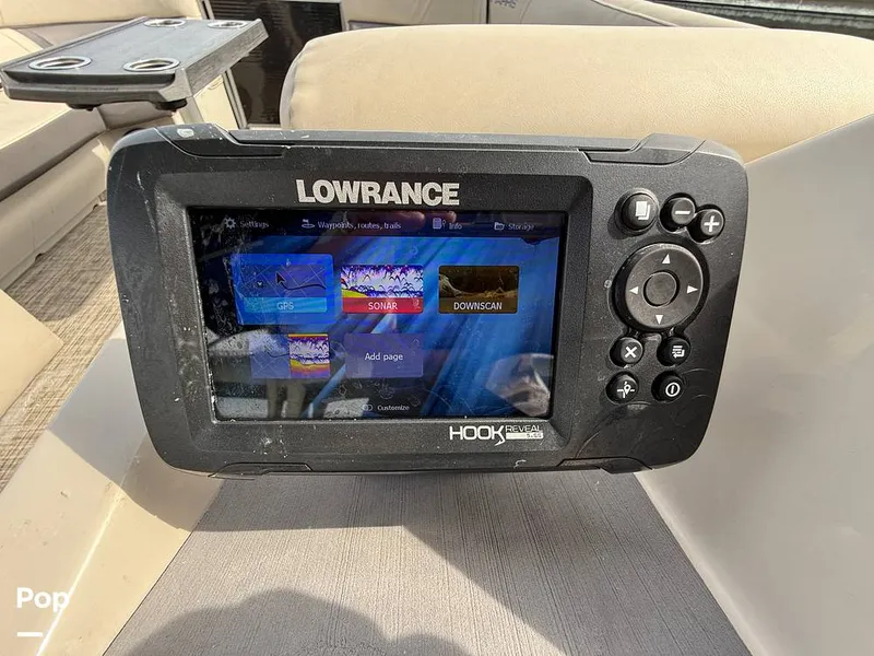 Slide: The Image of Lowrance Display - 15283796