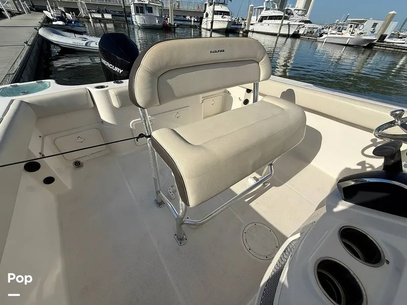 Slide: The Image of Leaning Post With Footrest - 15369821