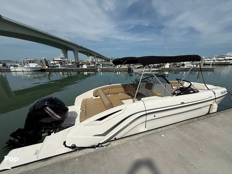 Slide: The Image of Bayliner DX2200 2024 - 15283926