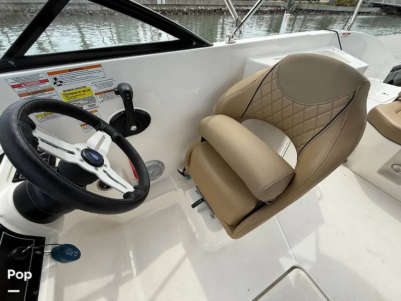 Slide: The Image of Captain's Chair With Bolster - 15283918