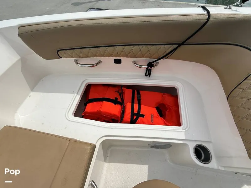 Slide: The Image of Bayliner DX2200 2024 - 15283988