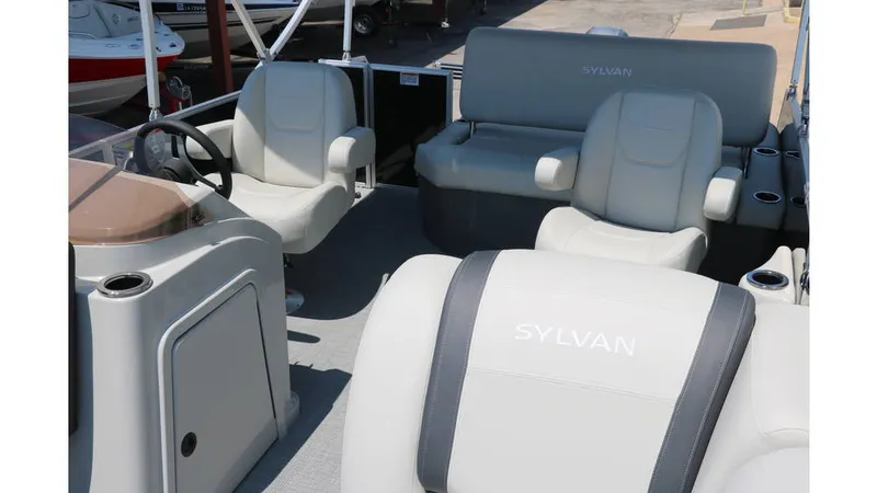 Slide: The Image of Sylvan Mirage 820 CLZ DH 2025 - 20