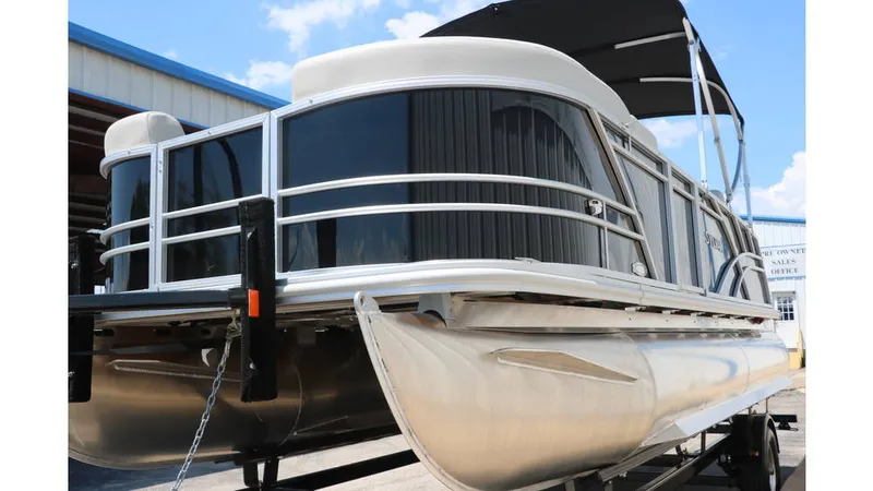 Slide: The Image of Sylvan Mirage 820 CLZ DH 2025 - 8