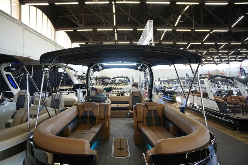 Slide: The Image of Harris Grand Mariner 250 2026 - 11