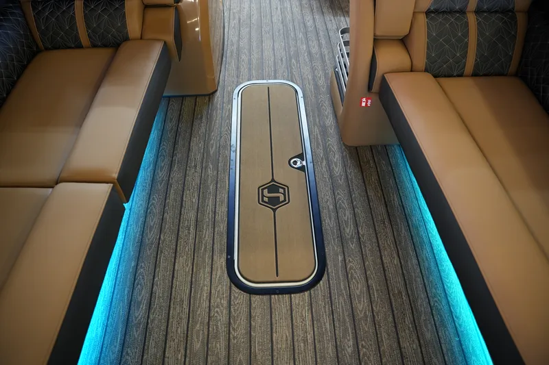 Slide: The Image of Harris Grand Mariner 250 2026 - 14