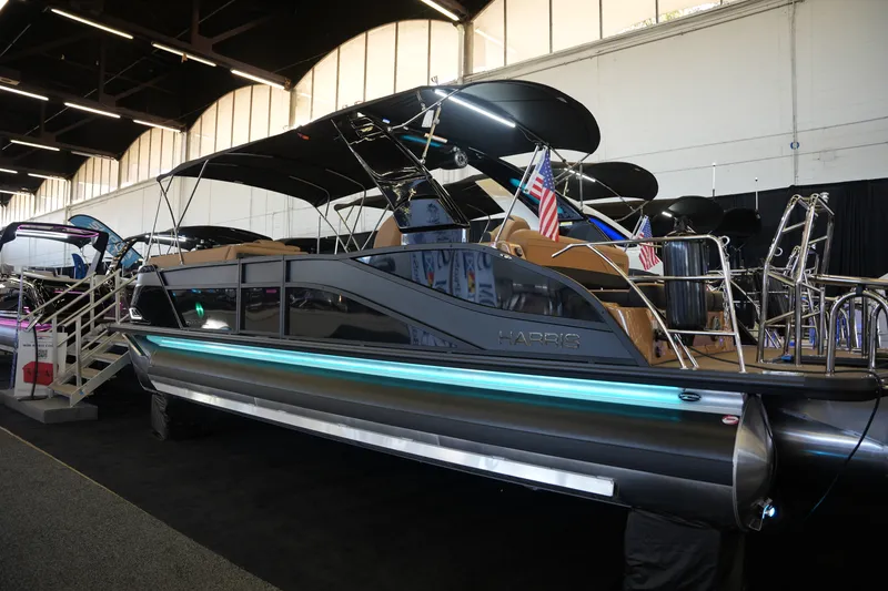 Slide: The Image of Harris Grand Mariner 250 2026 - 2