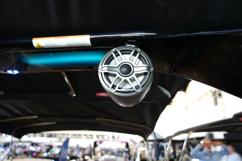 Slide: The Image of Harris Grand Mariner 250 2026 - 36