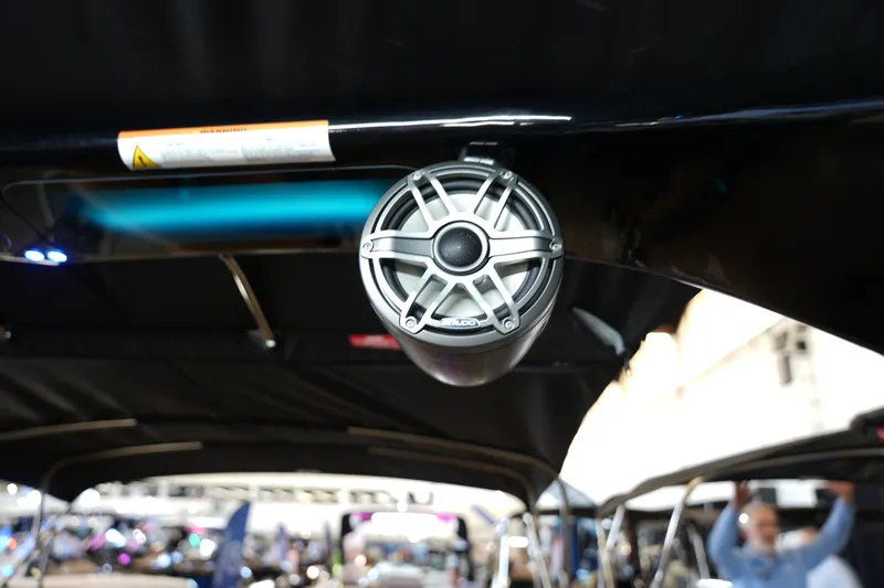 Slide: The Image of Harris Grand Mariner 250 2026 - 37