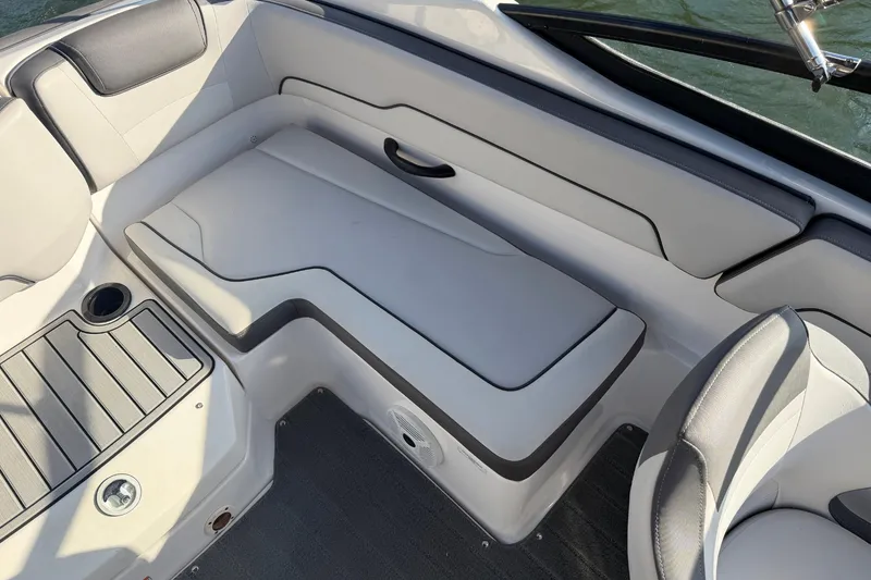 Slide: The Image of Yamaha SX190 2019 - 13