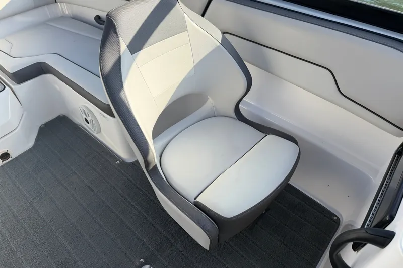 Slide: The Image of Yamaha SX190 2019 - 16