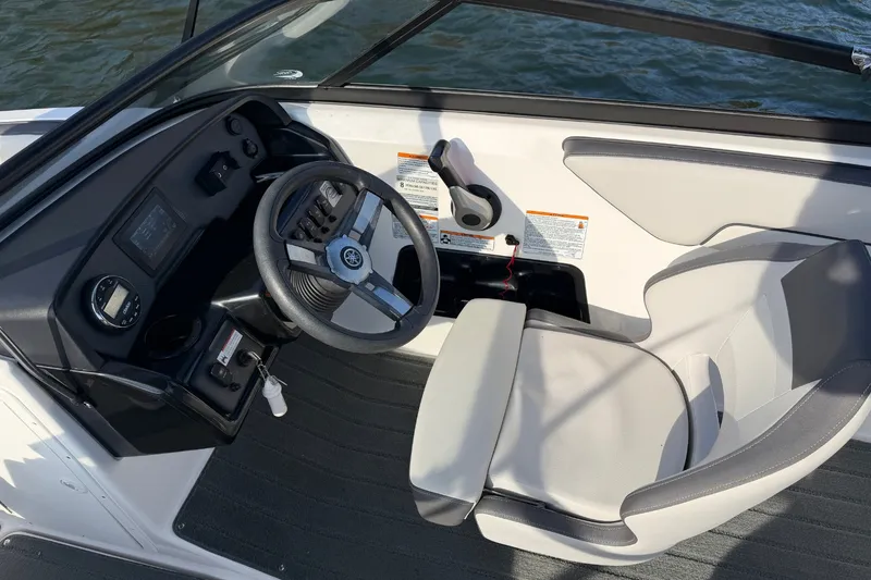 Slide: The Image of Yamaha SX190 2019 - 19