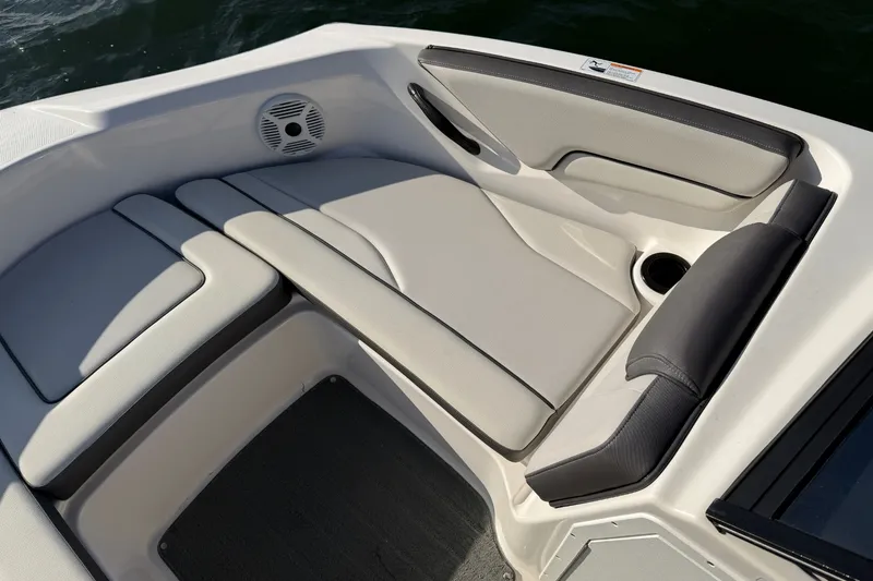 Slide: The Image of Yamaha SX190 2019 - 32