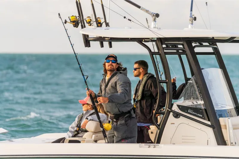 Slide: The Image of Boston Whaler 280 Dauntless 2025 - 108