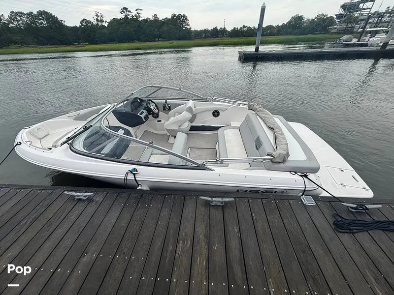 Slide: The Image of Regal 1900 ES 2021 - 15647670