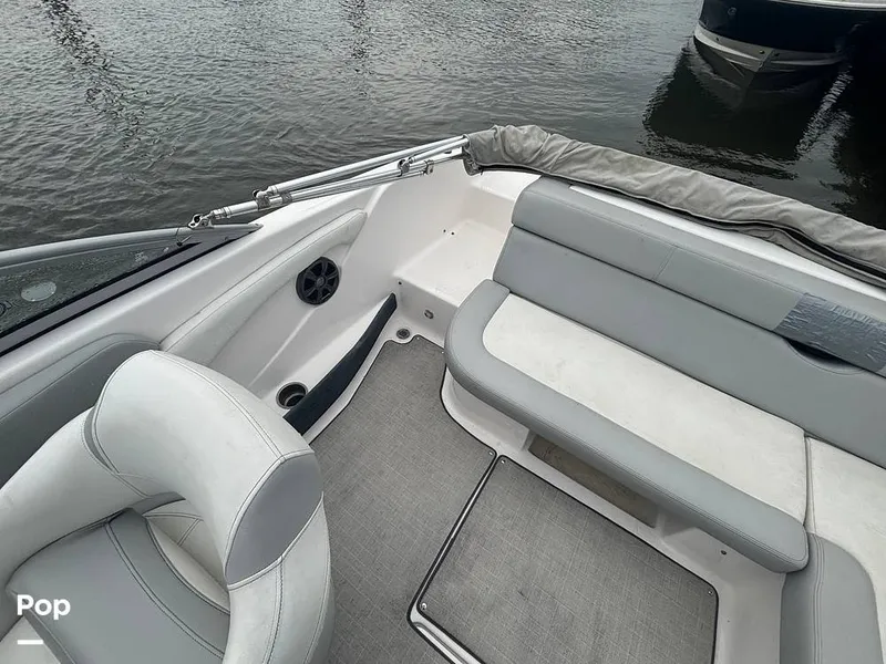 Slide: The Image of Regal 1900 ES 2021 - 15647687