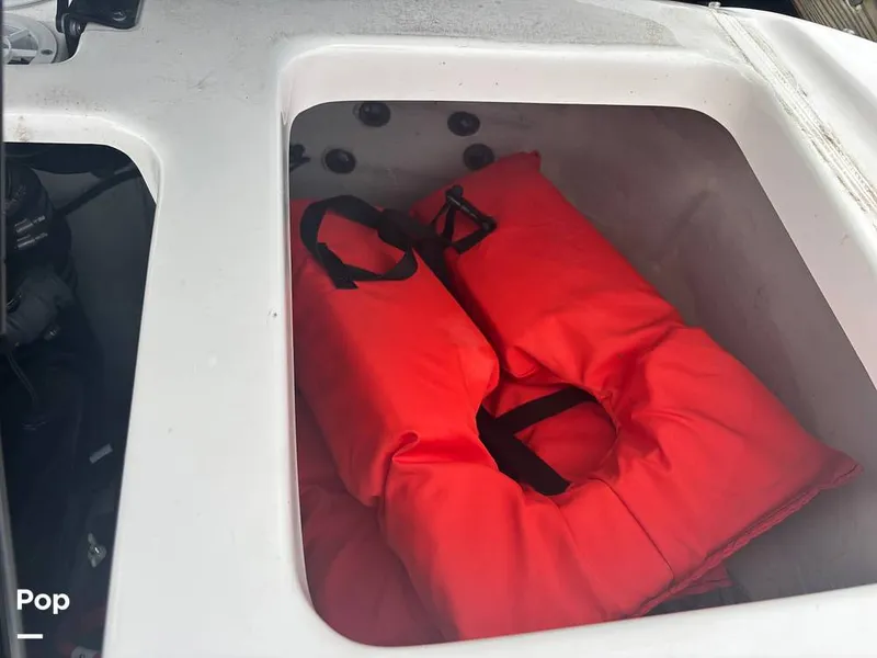 Slide: The Image of Regal 1900 ES 2021 - 15647693