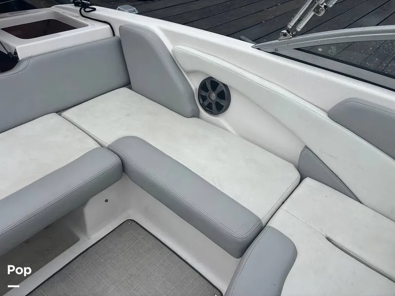 Slide: The Image of Regal 1900 ES 2021 - 15647699