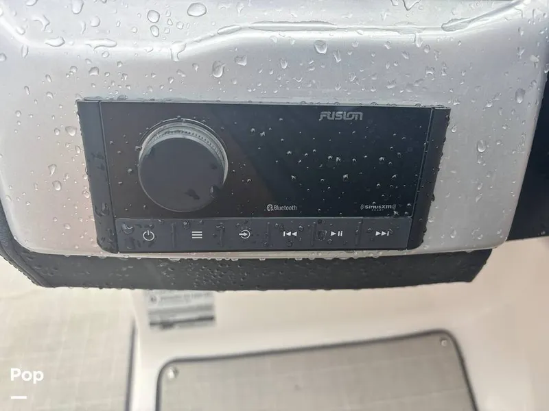 Slide: The Image of Regal 1900 ES 2021 - 15647700