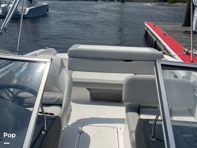 Slide: The Image of Regal 1900 ES 2021 - 15467900