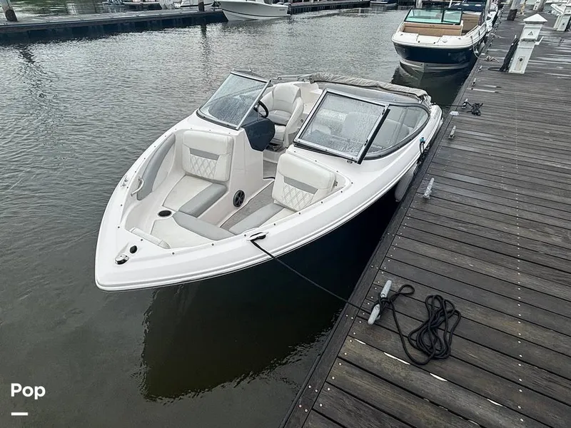 Slide: The Image of Regal 1900 ES 2021 - 15647675