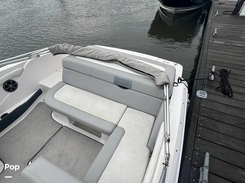 Slide: The Image of Regal 1900 ES 2021 - 15647673