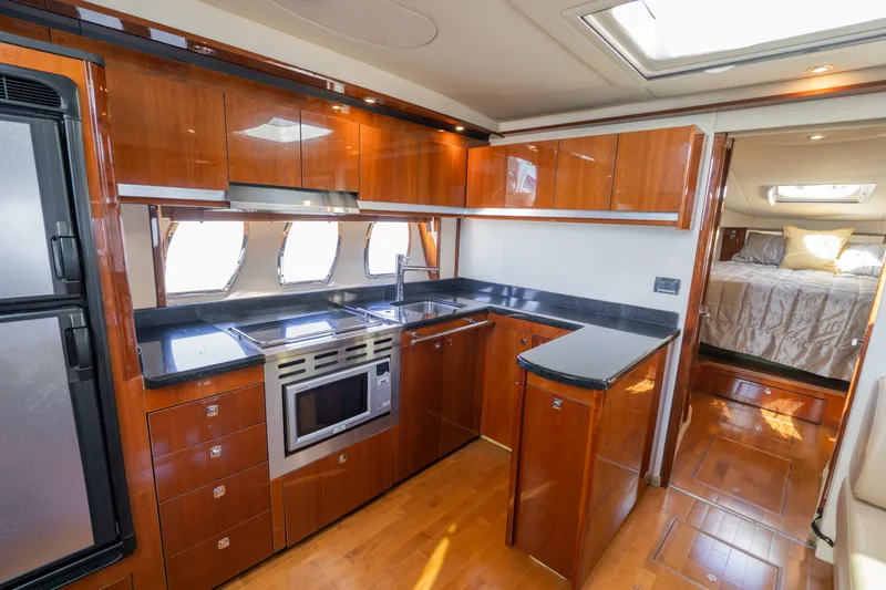 Slide: The Image of Sea Ray 50 SUNDANCER 2010 - 12