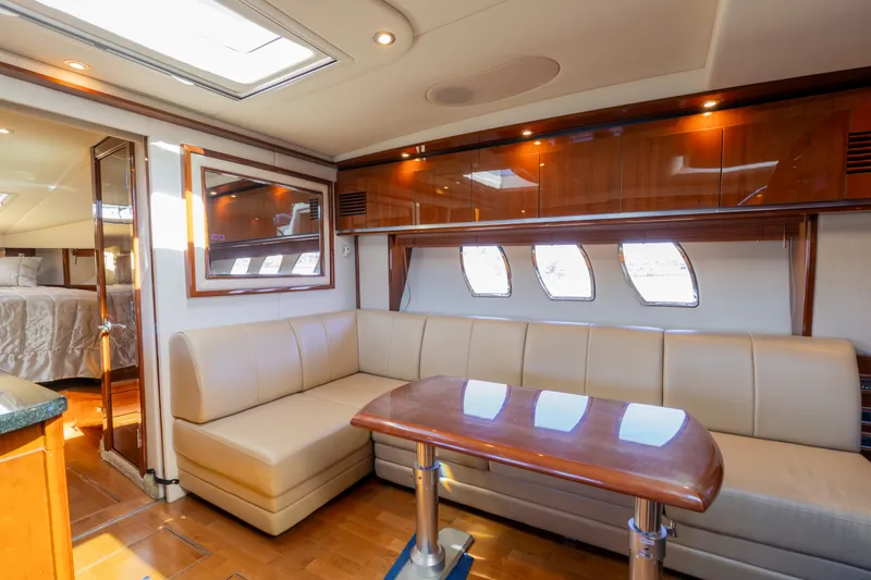 Slide: The Image of Sea Ray 50 SUNDANCER 2010 - 13