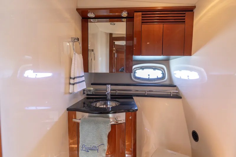 Slide: The Image of Sea Ray 50 SUNDANCER 2010 - 15
