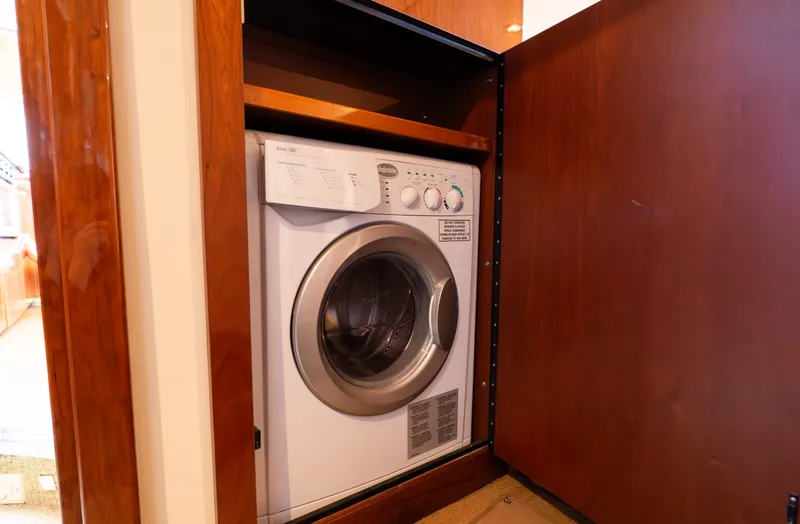 Slide: The Image of Sea Ray 50 SUNDANCER 2010 - 21