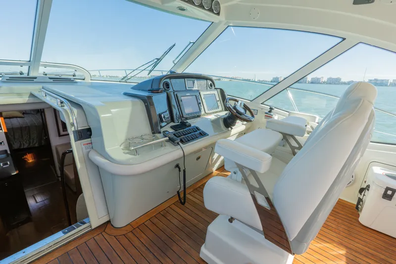 Slide: The Image of Sea Ray 50 SUNDANCER 2010 - 28