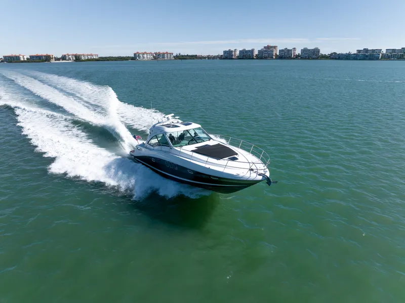 Slide: The Image of Sea Ray 50 SUNDANCER 2010 - 39